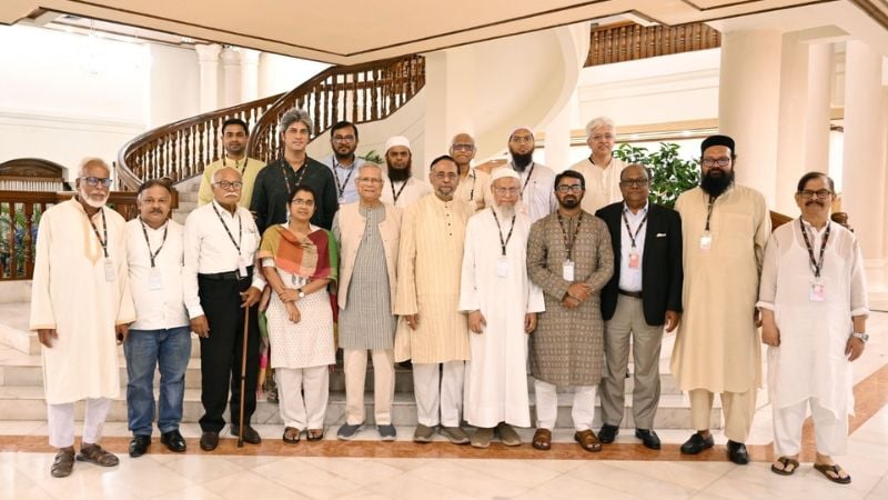 নির্বাচন বাধাগ্রস্তের চেষ্টা হতে পারে, সতর্ক থাকার আহ্বান প্রধান উপদেষ্টার
